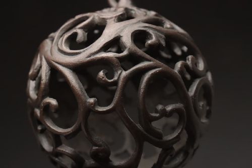 JAPANESE MEIJI EARLY 20THC BRONZE INCENSE BURNER OF TEMPLE LION AND BALL - ADDITIONAL PHOTO 11