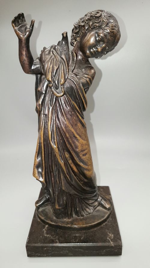 CLASSIC 19THC ITALIAN BRONZE OF A GIRL HOLDING A DOVE A MESSINA ROME - ADDITIONAL PHOTO 8