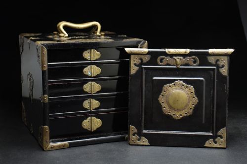 antique chinese mahjong set in original fitted brassbound box - CATEGORY: ANTIQUE MISCELLANEOUS - DATED 19TH CENTURY