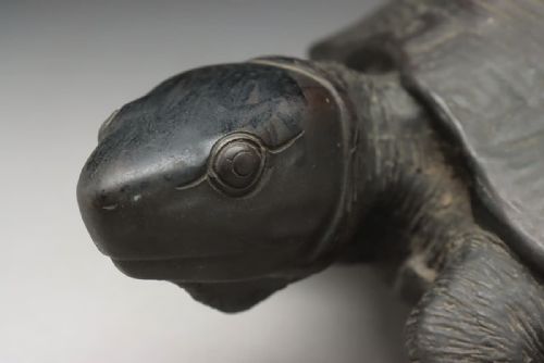 JAPANESE ANTIQUE 1919 TAISHO BRONZE OKIMONO OF TWO TURTLES STYLE OF MURATA SEIMIN - ADDITIONAL PHOTO 13