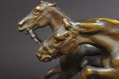 SPLENDID FRENCH ANTIQUE BRONZE OF TWO HURDLING HORSES CONSTANTIN CRISTESCO - ADDITIONAL PHOTO 6