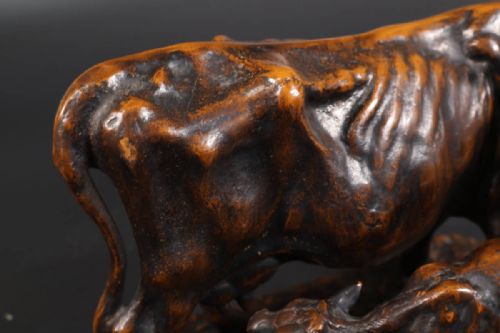 SPLENDID JAPANESE ANTIQUE 19THC BRONZE COW AND CALF - ADDITIONAL PHOTO 5