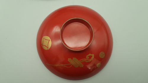 BEAUTIFUL JAPANESE MEIJI LACQUER SAKE TABLE FOUR LACQUER SAKE CUPS - ADDITIONAL PHOTO 9