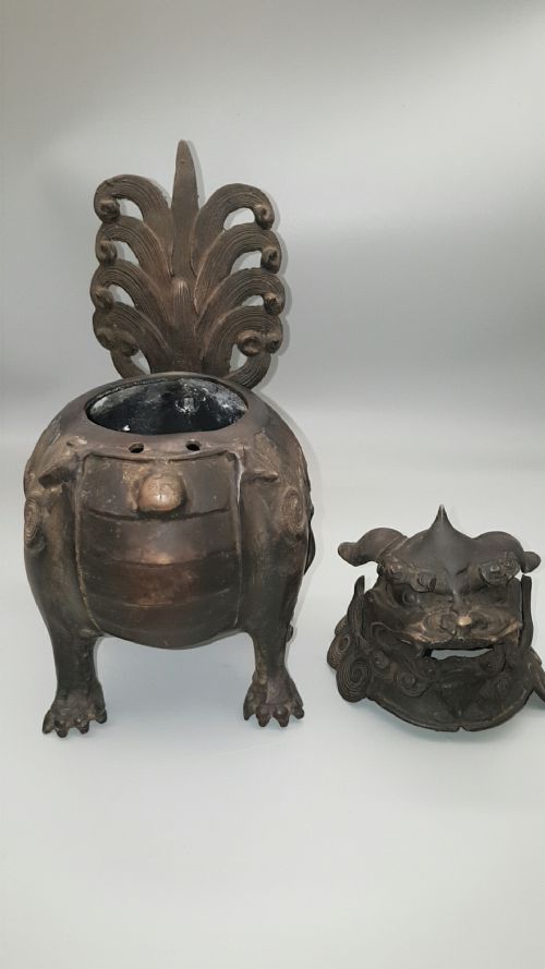 CHINESE QING 19THC BRONZE TEMPLE LION INCENSE BURNER - ADDITIONAL PHOTO 7