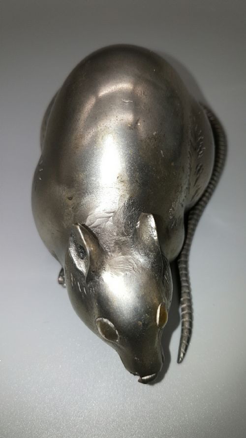 STRIKING JAPANESE MEIJI EARLY 20THC SILVERED BRONZE RAT - ADDITIONAL PHOTO 2