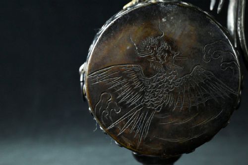 STRIKING JAPANESE MEIJI EARLY 20THC SILVERED BRONZE COCKEREL ON A DRUM - ADDITIONAL PHOTO 7