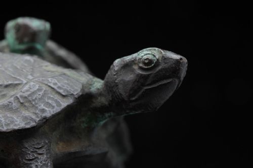 EXQUISITE JAPANESE MEIJI LATE 19THC SMALL BRONZE TWO TURTLES MARUKI COMPANY - ADDITIONAL PHOTO 1