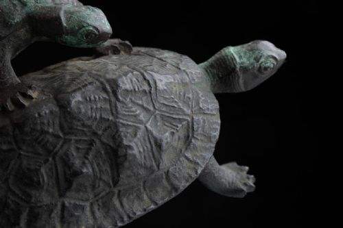 EXQUISITE JAPANESE MEIJI LATE 19THC SMALL BRONZE TWO TURTLES MARUKI COMPANY - ADDITIONAL PHOTO 3