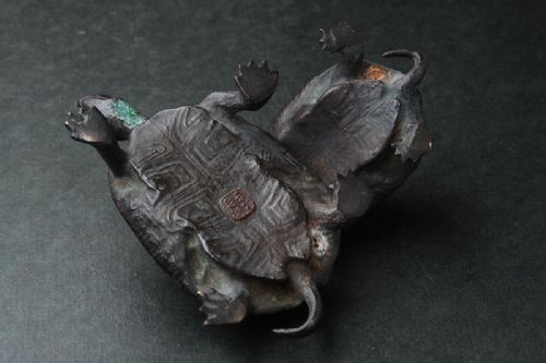 EXQUISITE JAPANESE MEIJI LATE 19THC SMALL BRONZE TWO TURTLES MARUKI COMPANY - ADDITIONAL PHOTO 5