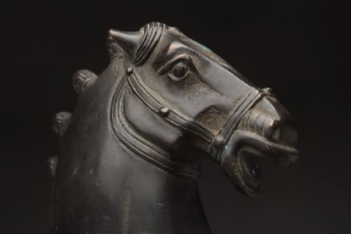 CHINESE ANTIQUE EARLY 20THC HEAVY TANG WARRIOR BRONZE WAR HORSE - ADDITIONAL PHOTO 9