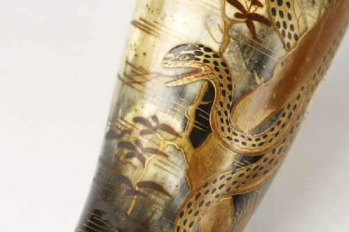RARE JAPANESE MEIJI EARLY 20THC PAIR OF LACQUERED OX HORN FLOWER VASES - ADDITIONAL PHOTO 3