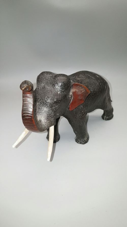 JAPANESE MEIJI EARLY 20THC SMALL BRONZE ELEPHANT - ADDITIONAL PHOTO 3