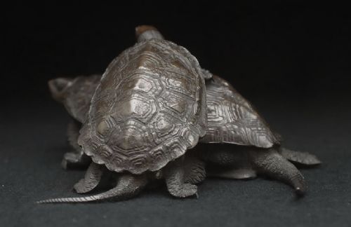 EXQUISITE JAPANESE MEIJI EARLY 20THC BRONZE OF TWO TURTLES BISHIN - ADDITIONAL PHOTO 3