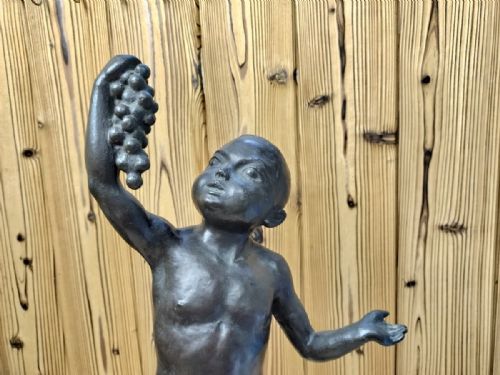 ITALIAN ANTIQUE EARLY 20THC LARGE BRONZE STATUE OF A BOY BACCUS EATING GRAPES - ADDITIONAL PHOTO 4