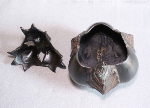 JAPANESE MEIJI EARLY 20THC BRONZE INCENSE BURNER AUBERGINE EGGPLANT - ADDITIONAL PHOTO 3