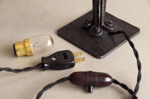 SUPERB FRENCH ART DECO 1920S30S DEGUE WROUGHT IRON TABLE LAMP - ADDITIONAL PHOTO 8