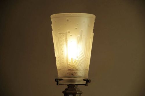 STRIKING FRENCH ART DECO 1930S NICKEL TABLE LAMP MULLER BROS SHADE - ADDITIONAL PHOTO 2