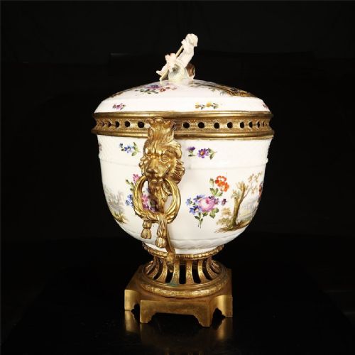 MAGNIFICENT ANTIQUE 19THC LARGE PORCELAINGILT BRONZE POTPOURRI AFTER MEISSEN - ADDITIONAL PHOTO 3