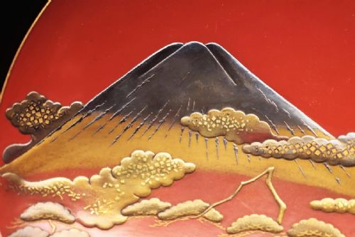 STUNNING JAPANESE MEIJI EARLY 20THC SET OF 3 HATSUYUME LACQUER SAKE CUPS - ADDITIONAL PHOTO 5