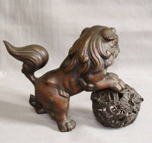 SUPERB JAPANESE ANTIQUE EARLY 20THC BRONZE TEMPLE LION SHISHI BALL MINAMOTO - ADDITIONAL PHOTO 4