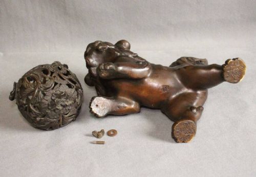 SUPERB JAPANESE ANTIQUE EARLY 20THC BRONZE TEMPLE LION SHISHI BALL MINAMOTO - ADDITIONAL PHOTO 5
