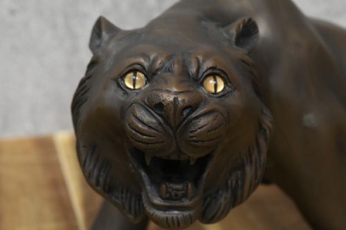 MAGNIFICENT JAPANESE MEIJI LATE 19THC BRONZE TIGER SIGNED - ADDITIONAL PHOTO 3
