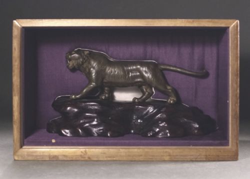 JAPANESE MEIJI EARLY 20THC SMALL BRONZE TIGER STAND IZUMI SEIJO II - ADDITIONAL PHOTO 10