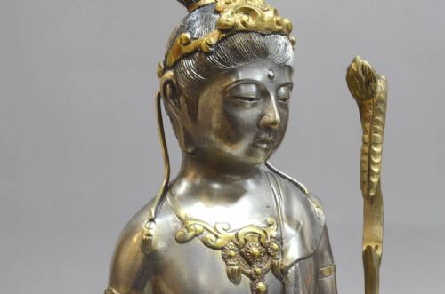 BEAUTIFUL JAPANESE MEIJI LATE 19THC SILVERED BRONZE STATUE OF THE HOLY KANNON BODHISATTVA TAKAMURA KOUN - ADDITIONAL PHOTO 7