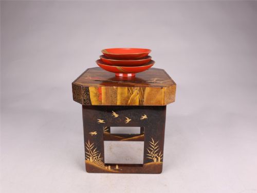 beautiful japanese meiji early 20thc lacquer table kagetsudai set of 3 sake cups nakamura shunetsu - CATEGORY: ANTIQUE FURNITURE - DATED 1910