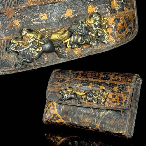 EXQUISITE JAPANESE EDO MID 19THC TOOLED LEATHER TOBACCO POUCH WITH GOLDSILVER INLAID CLASP - ADDITIONAL PHOTO 13