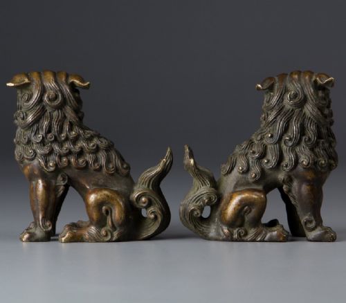 RARE JAPANESE ANTIQUE LATE 19THC PAIR OF SMALL BRONZE GUARDIAN LIONS - ADDITIONAL PHOTO 4
