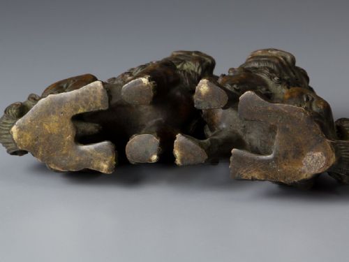RARE JAPANESE ANTIQUE LATE 19THC PAIR OF SMALL BRONZE GUARDIAN LIONS - ADDITIONAL PHOTO 9