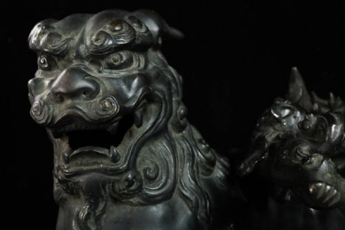 SUPERB JAPANESE MEIJI EARLY 20THC BRONZE FAMILY OF CHINESE TEMPLE LIONS - ADDITIONAL PHOTO 1