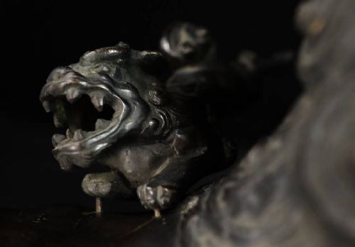 SUPERB JAPANESE MEIJI EARLY 20THC BRONZE FAMILY OF CHINESE TEMPLE LIONS - ADDITIONAL PHOTO 6