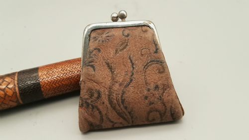 DELIGHTFUL JAPANESE MEIJI 19THC WOVEN BAMBOO PIPECASE AND SMALL BROCADE PURSE - ADDITIONAL PHOTO 4