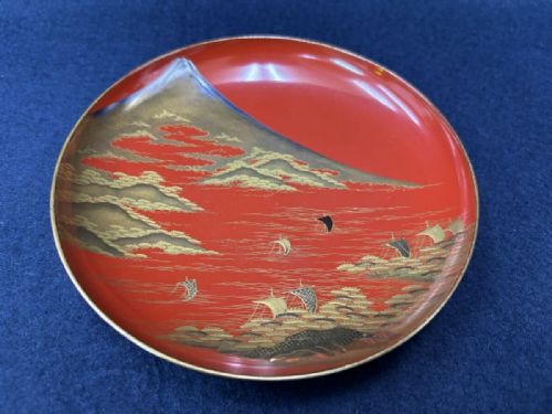 STUNNING JAPANESE ANTIQUE EARLY 20THC SET OF 3 LACQUER SAKE CUPS MT FUJI SEASCAPES - ADDITIONAL PHOTO 1