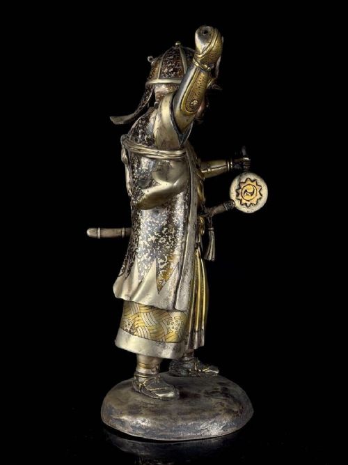 A late 19th-century Japanese bronze sculpture depicting samurai warrior Oishi Yoshio with gold and silver inlay detailing. View IV