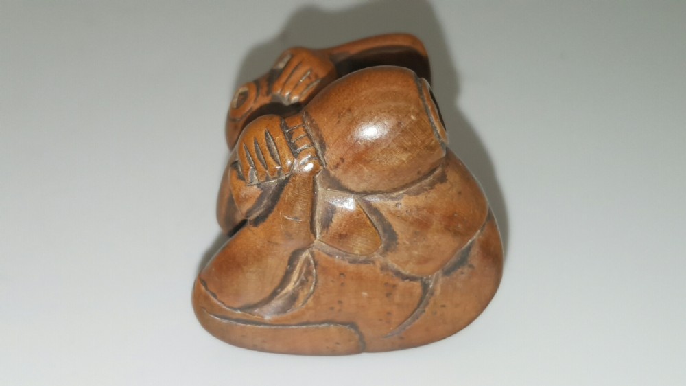 Japanese Meiji Boxwood Netsuke of Sake Drinker, Unisigned  View V