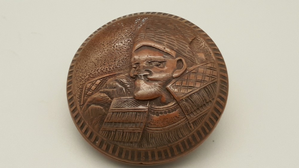 Rare Japanese Meiji Boxwood Manju Netsuke of Samurai, Unsigned