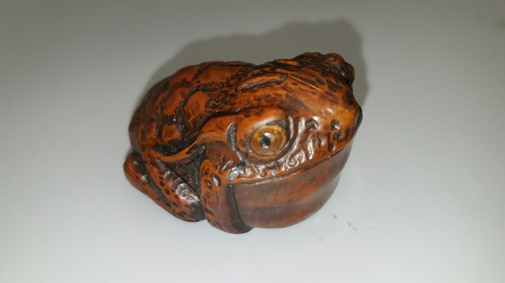 Superb Large Japanese Meiji Boxwood Netsuke of a Toad