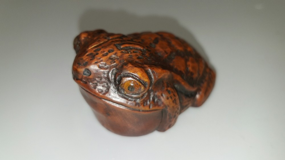 Superb Large Japanese Meiji Boxwood Netsuke of a Toad View II