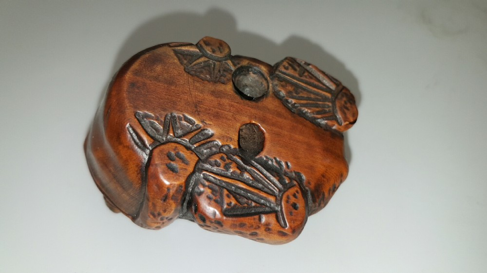 Superb Large Japanese Meiji Boxwood Netsuke of a Toad View V