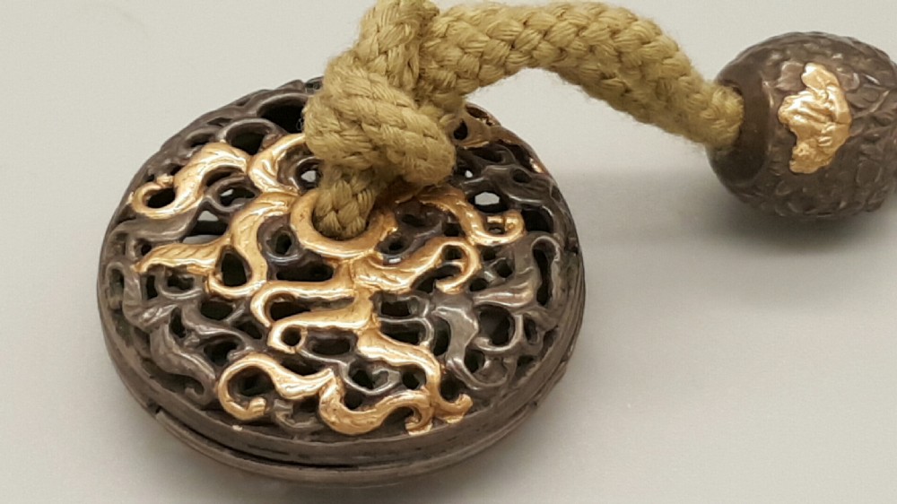 Rare Japanese Meiji Bronze and Gold Manju Netsuke and Ojime View II