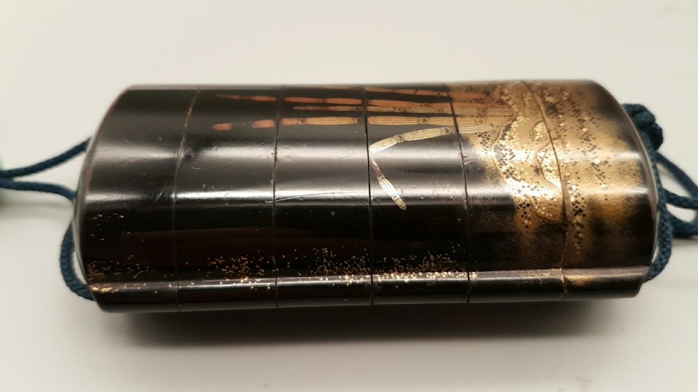 Beautiful Antique (Edo period) Japanese Five-Case Lacquer Inro Depicting Japanese Horsetail View IV