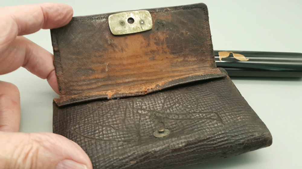 Japanese Meiji (19thC) Smoking Ensemble of Tobacco Pouch, Pipe and Pipecase View VI