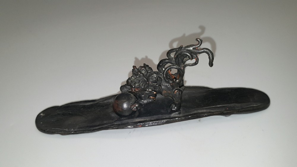 Rare Japanese Meiji (19thC) Bronze Paperweight Depicting a Shishi by Shuzan Hideyama