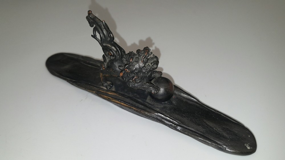 Rare Japanese Meiji (19thC) Bronze Paperweight Depicting a Shishi by Shuzan Hideyama View III