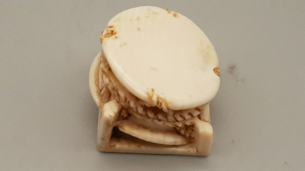 Rare Japanese Meiji Ivory Netsuke of a Traditional Japanese ‘Taiko’ Drum View III
