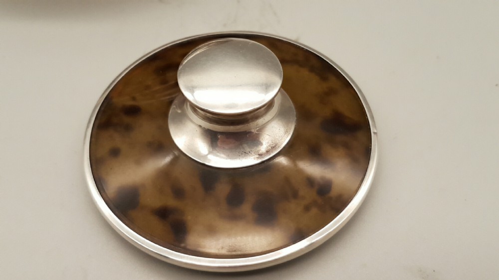 Nice Silver Vintage Art Deco Bakelite Powder Box, hallmarked 1924 View III