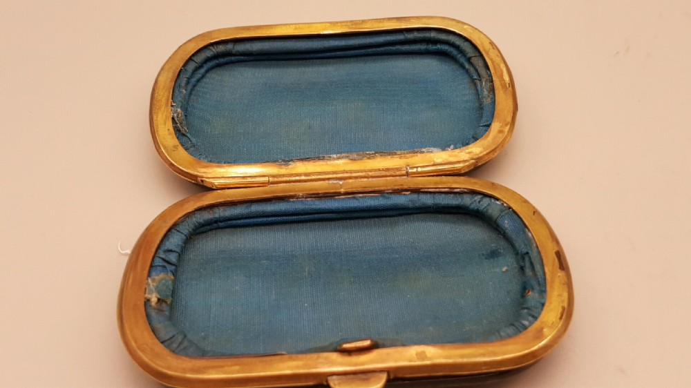 Superb Antique Tortoiseshell Purse with Inlaid Gold and Silver Decoration View V